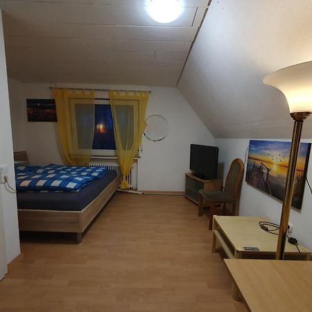Geraeumiges Ferienhaus In Bad Salzuflen Mit Einfacher Ausstattung, Fuer Geschaeftsreisende, Gruppen Oder Familien Geeignet, 4 Schlafzimmer Exterior foto