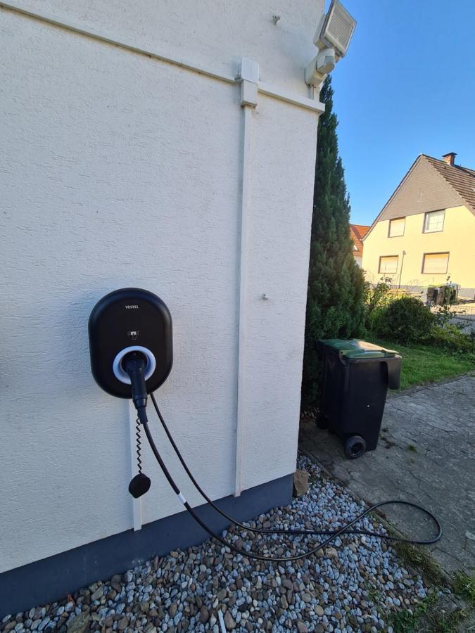 Geraeumiges Ferienhaus In Bad Salzuflen Mit Einfacher Ausstattung, Fuer Geschaeftsreisende, Gruppen Oder Familien Geeignet, 4 Schlafzimmer Exterior foto