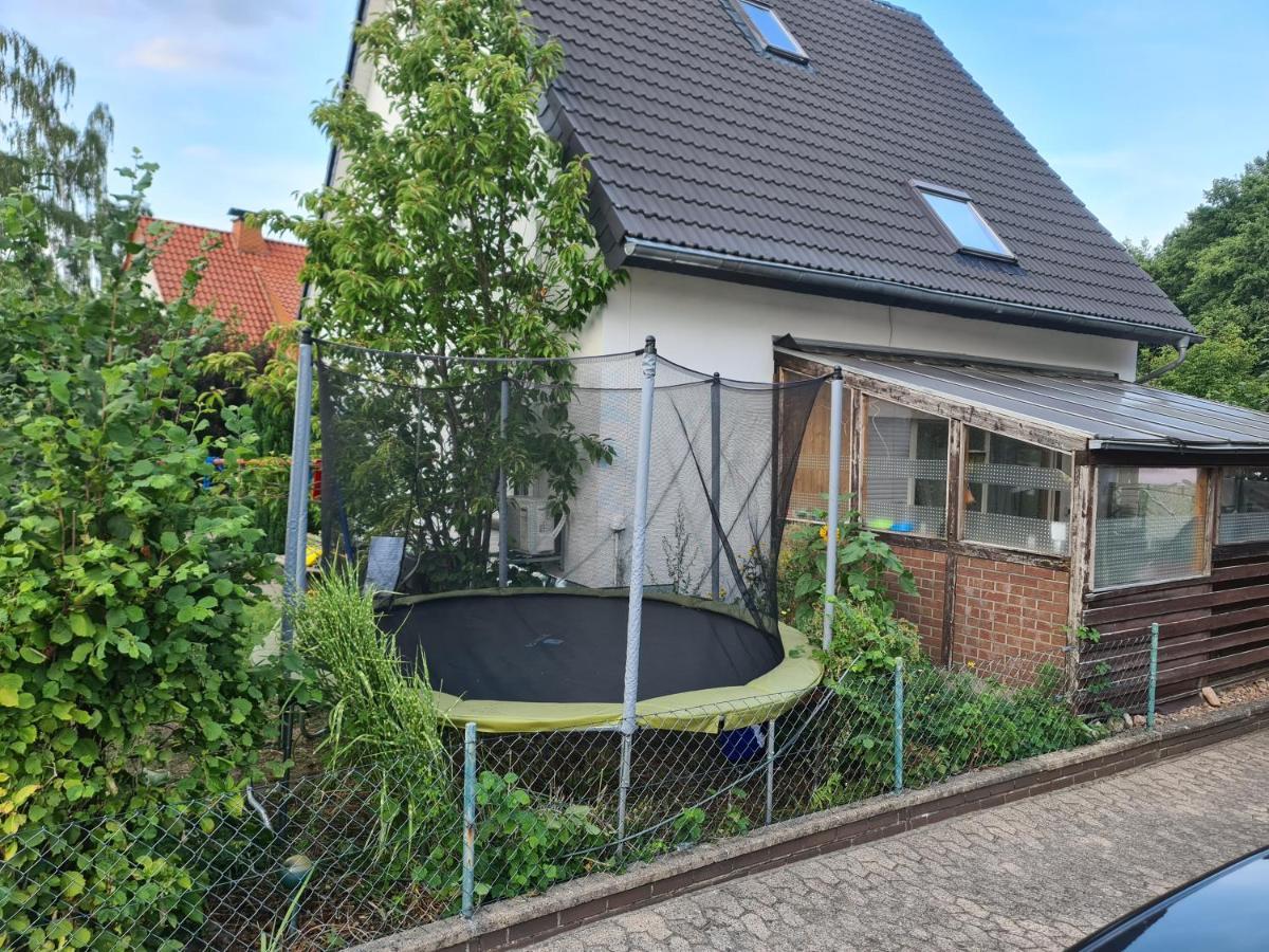 Geraeumiges Ferienhaus In Bad Salzuflen Mit Einfacher Ausstattung, Fuer Geschaeftsreisende, Gruppen Oder Familien Geeignet, 4 Schlafzimmer Exterior foto