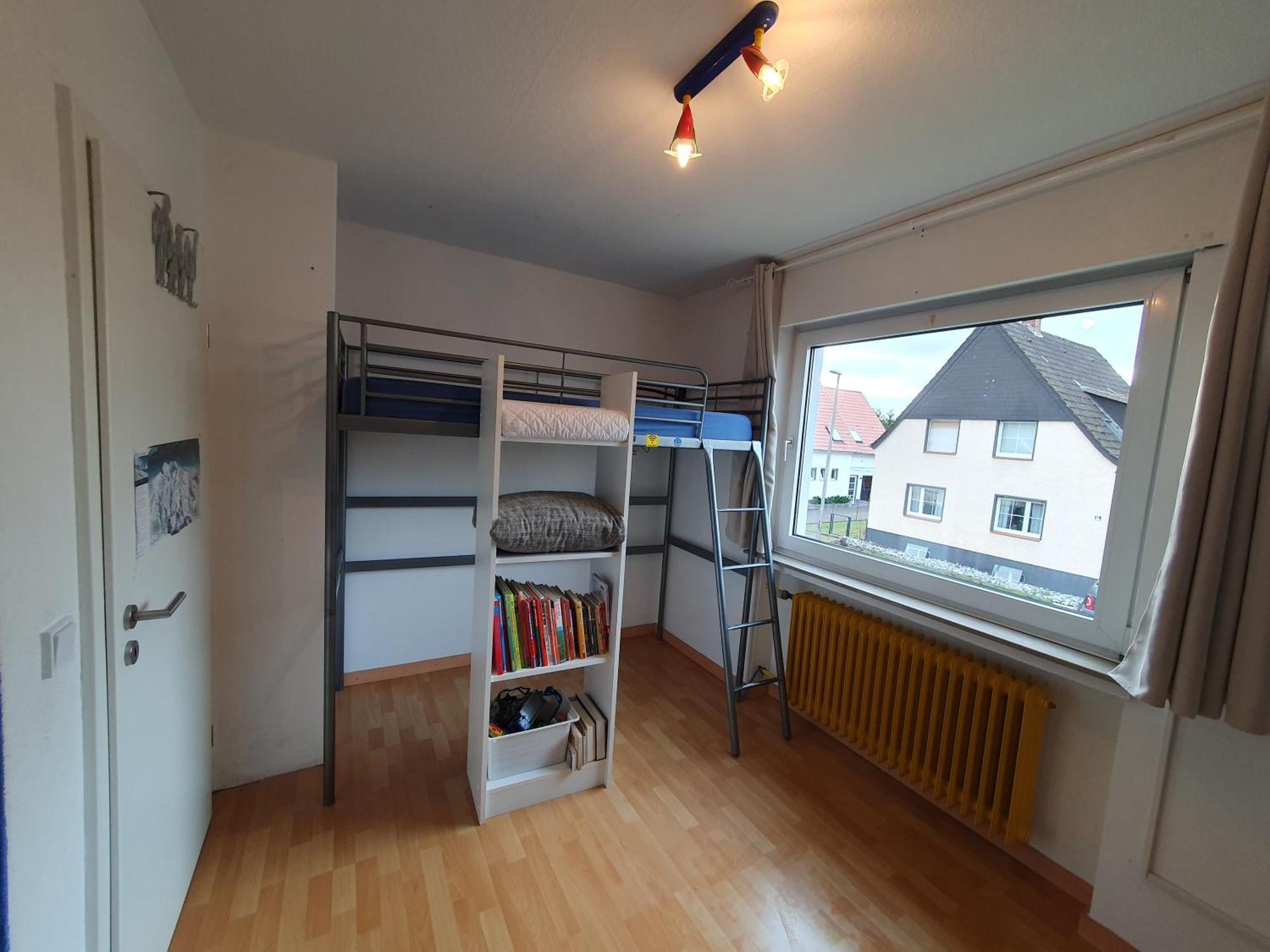 Geraeumiges Ferienhaus In Bad Salzuflen Mit Einfacher Ausstattung, Fuer Geschaeftsreisende, Gruppen Oder Familien Geeignet, 4 Schlafzimmer Exterior foto